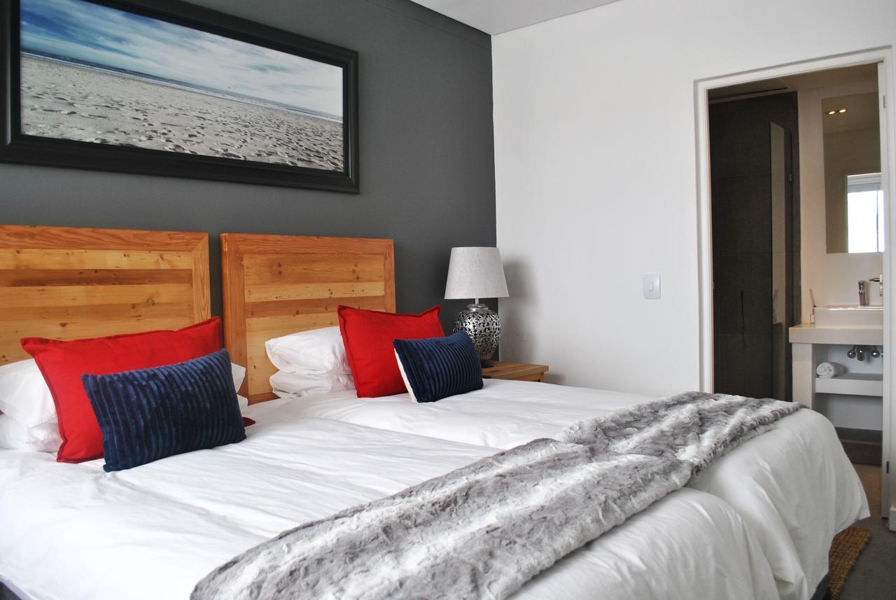 Club Mykonos Marina Village Langebaan Extérieur photo